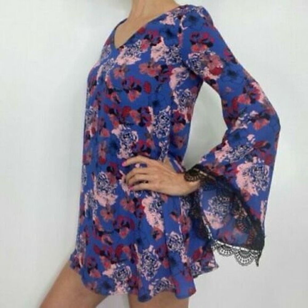 ASTR the label bell sleeve dress size XS